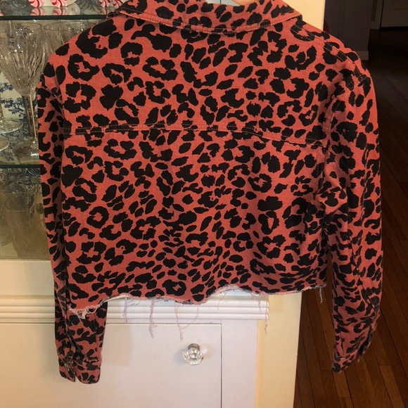 CHEETAH cropped jacket with raw hem - Picture 3 of 3